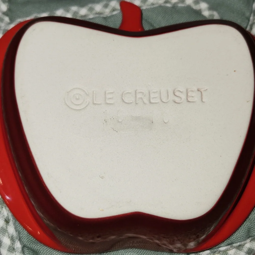 Le Creuset red Apple